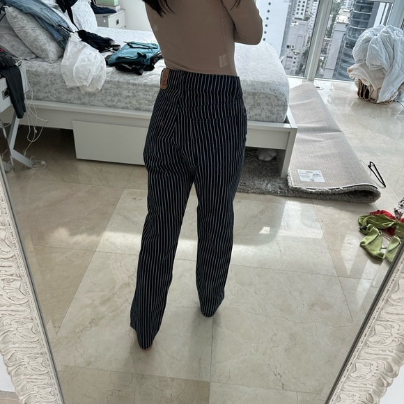 NEW Levi Stripped Blue Mom Jeans - Picture 4 of 7